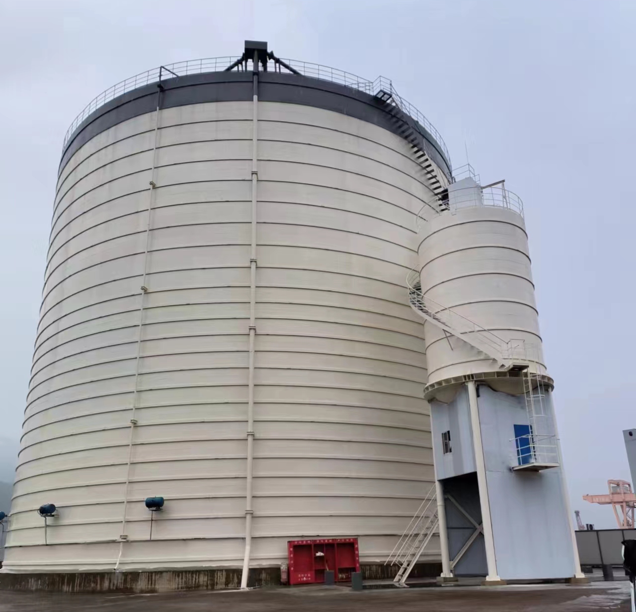 鄂城10万吨水泥钢板库